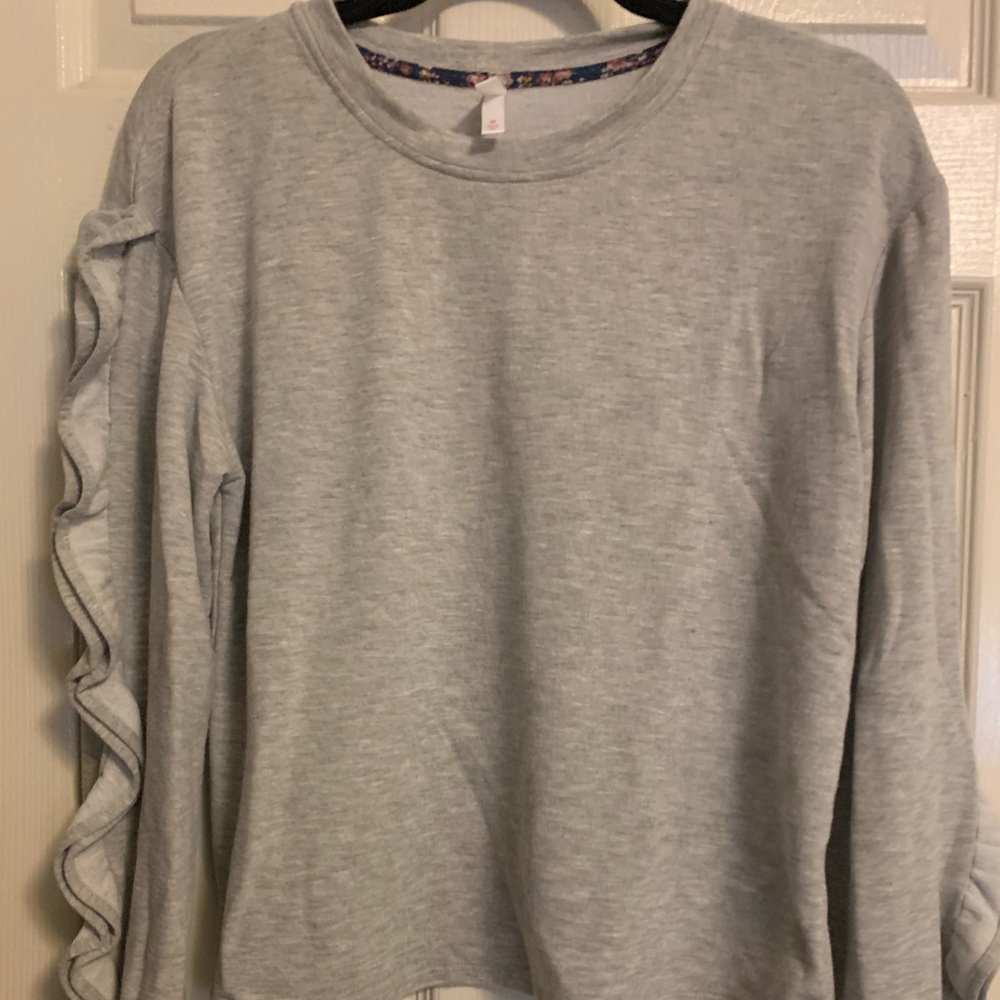 Long sleeve ruffle shirt